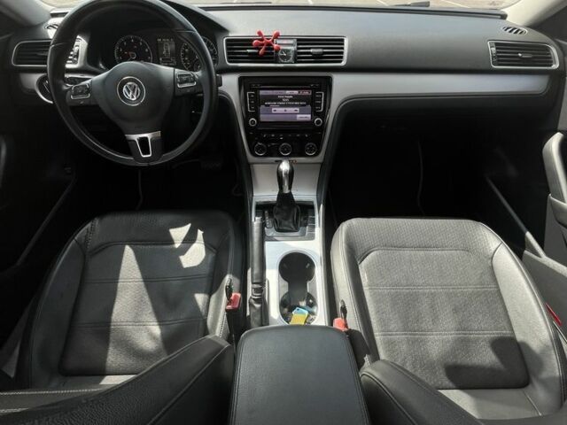 Серый Фольксваген Пассат, объемом двигателя 2.5 л и пробегом 193 тыс. км за 9400 $, фото 15 на Automoto.ua