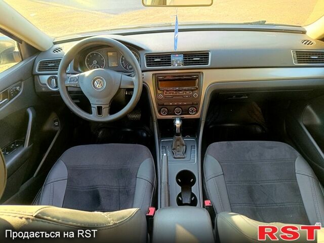 Серый Фольксваген Пассат, объемом двигателя 2.5 л и пробегом 170 тыс. км за 7700 $, фото 11 на Automoto.ua