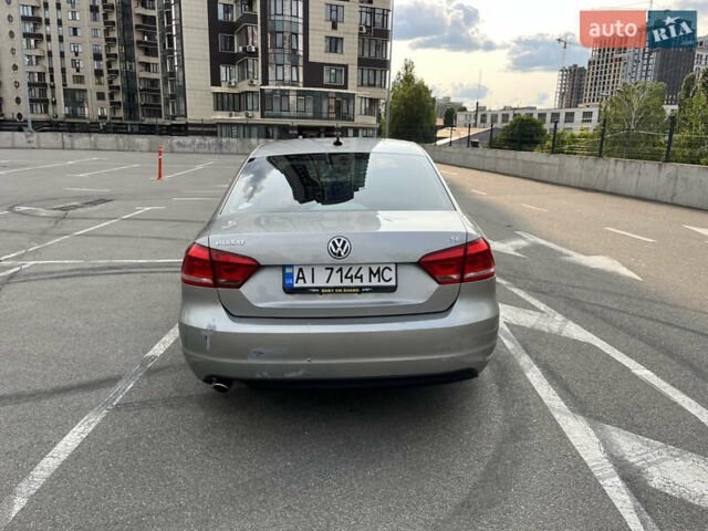 Серый Фольксваген Пассат, объемом двигателя 2.48 л и пробегом 249 тыс. км за 9000 $, фото 7 на Automoto.ua