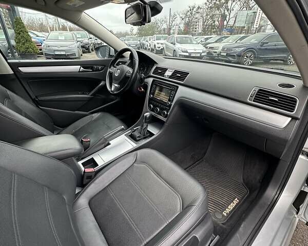 Серый Фольксваген Пассат, объемом двигателя 2.48 л и пробегом 273 тыс. км за 9700 $, фото 18 на Automoto.ua