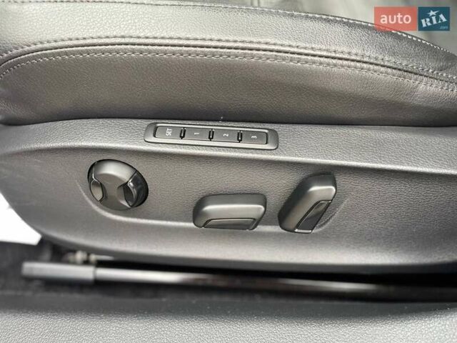Сірий Фольксваген Пассат, об'ємом двигуна 2 л та пробігом 163 тис. км за 13500 $, фото 17 на Automoto.ua