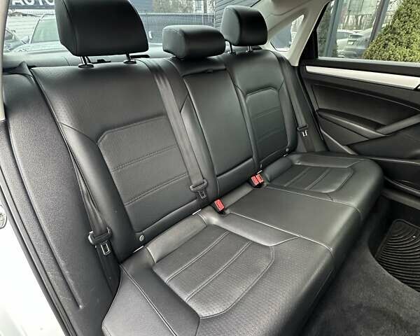 Серый Фольксваген Пассат, объемом двигателя 2.48 л и пробегом 273 тыс. км за 9700 $, фото 15 на Automoto.ua