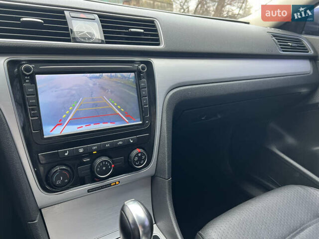 Серый Фольксваген Пассат, объемом двигателя 2.5 л и пробегом 163 тыс. км за 9200 $, фото 38 на Automoto.ua