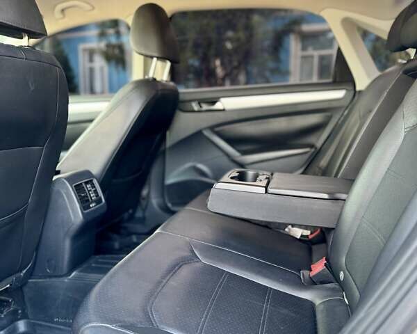 Серый Фольксваген Пассат, объемом двигателя 2 л и пробегом 218 тыс. км за 11700 $, фото 16 на Automoto.ua