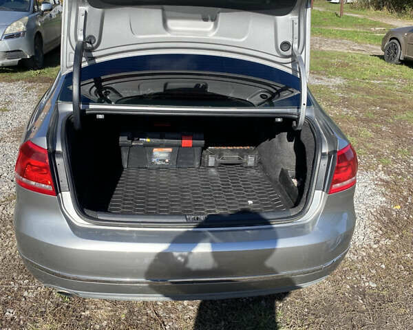 Серый Фольксваген Пассат, объемом двигателя 1.97 л и пробегом 276 тыс. км за 11700 $, фото 13 на Automoto.ua