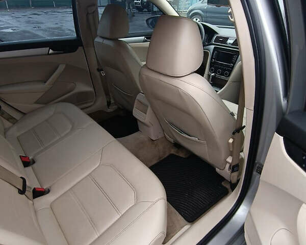 Серый Фольксваген Пассат, объемом двигателя 2.48 л и пробегом 197 тыс. км за 9999 $, фото 14 на Automoto.ua