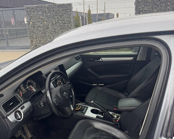 Сірий Фольксваген Пассат, об'ємом двигуна 2.48 л та пробігом 333 тис. км за 7500 $, фото 6 на Automoto.ua