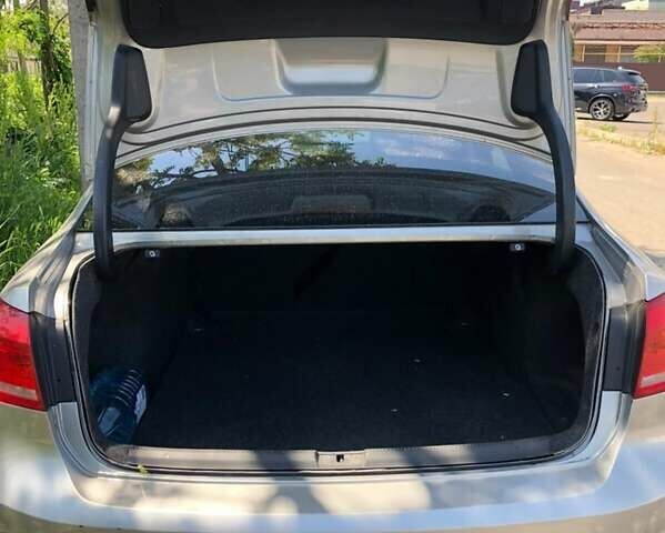 Сірий Фольксваген Пассат, об'ємом двигуна 2.5 л та пробігом 112 тис. км за 10499 $, фото 4 на Automoto.ua