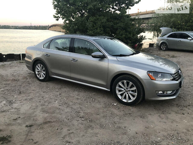 Серый Фольксваген Пассат, объемом двигателя 2.5 л и пробегом 133 тыс. км за 11111 $, фото 27 на Automoto.ua