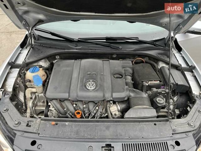Серый Фольксваген Пассат, объемом двигателя 2.5 л и пробегом 180 тыс. км за 12000 $, фото 18 на Automoto.ua