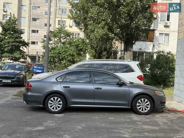Сірий Фольксваген Пассат, об'ємом двигуна 2.5 л та пробігом 227 тис. км за 10800 $, фото 6 на Automoto.ua