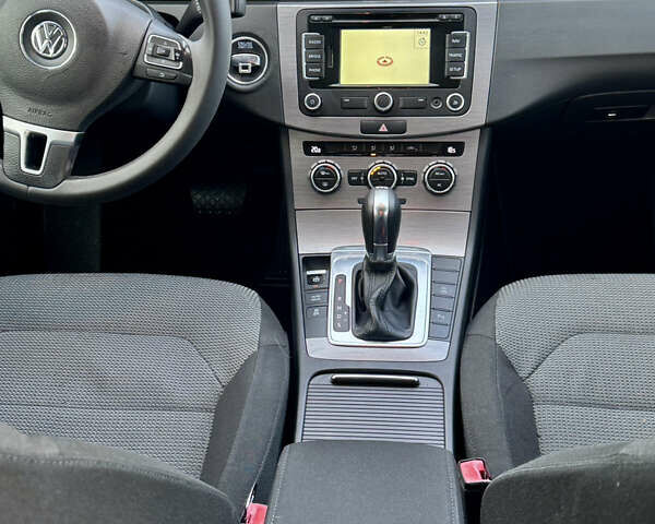 Сірий Фольксваген Пассат, об'ємом двигуна 1.97 л та пробігом 220 тис. км за 11499 $, фото 69 на Automoto.ua