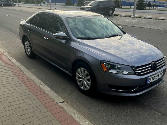 Серый Фольксваген Пассат, объемом двигателя 2.5 л и пробегом 180 тыс. км за 7500 $, фото 1 на Automoto.ua