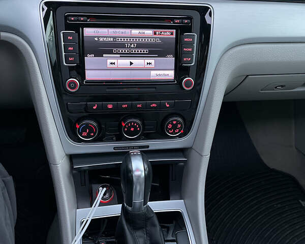 Сірий Фольксваген Пассат, об'ємом двигуна 2 л та пробігом 185 тис. км за 16000 $, фото 3 на Automoto.ua