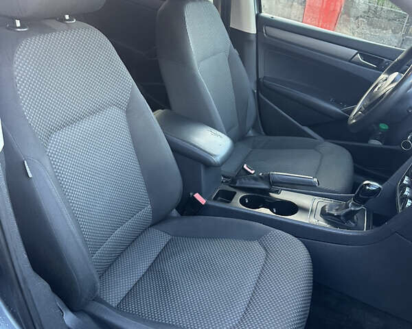 Сірий Фольксваген Пассат, об'ємом двигуна 2.5 л та пробігом 180 тис. км за 9000 $, фото 7 на Automoto.ua