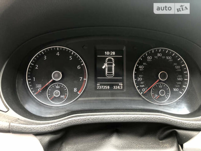 Серый Фольксваген Пассат, объемом двигателя 2.5 л и пробегом 260 тыс. км за 10200 $, фото 11 на Automoto.ua