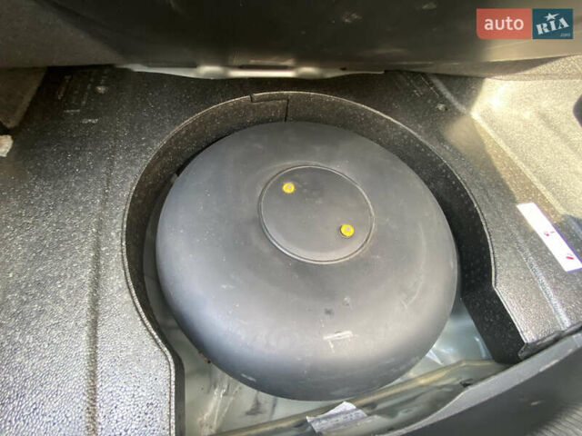 Сірий Фольксваген Пассат, об'ємом двигуна 2.48 л та пробігом 226 тис. км за 11000 $, фото 8 на Automoto.ua