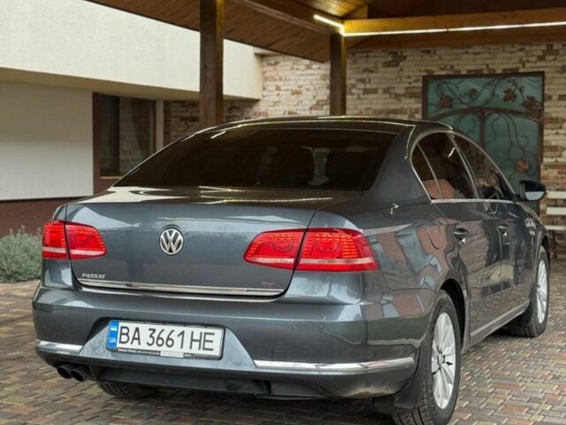Серый Фольксваген Пассат, объемом двигателя 1.8 л и пробегом 220 тыс. км за 9500 $, фото 3 на Automoto.ua
