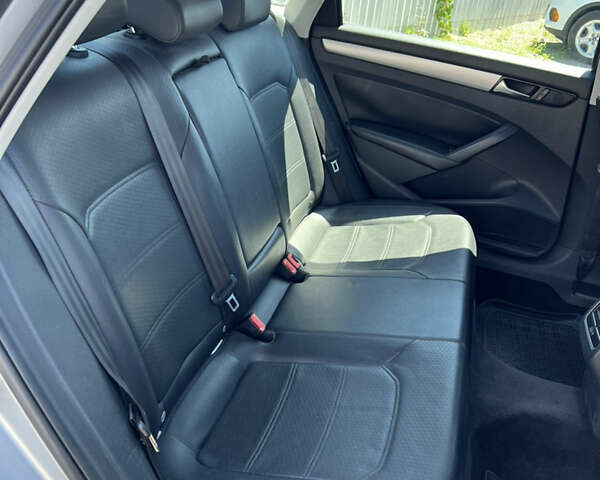 Серый Фольксваген Пассат, объемом двигателя 2.5 л и пробегом 196 тыс. км за 9999 $, фото 7 на Automoto.ua