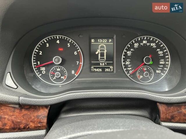 Серый Фольксваген Пассат, объемом двигателя 2.5 л и пробегом 180 тыс. км за 12000 $, фото 15 на Automoto.ua