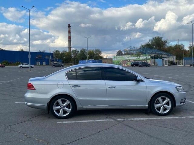 Серый Фольксваген Пассат, объемом двигателя 1.8 л и пробегом 151 тыс. км за 11000 $, фото 2 на Automoto.ua