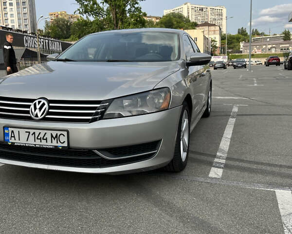 Серый Фольксваген Пассат, объемом двигателя 2.48 л и пробегом 249 тыс. км за 9000 $, фото 2 на Automoto.ua