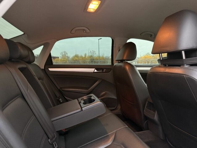 Серый Фольксваген Пассат, объемом двигателя 2.5 л и пробегом 280 тыс. км за 10000 $, фото 7 на Automoto.ua