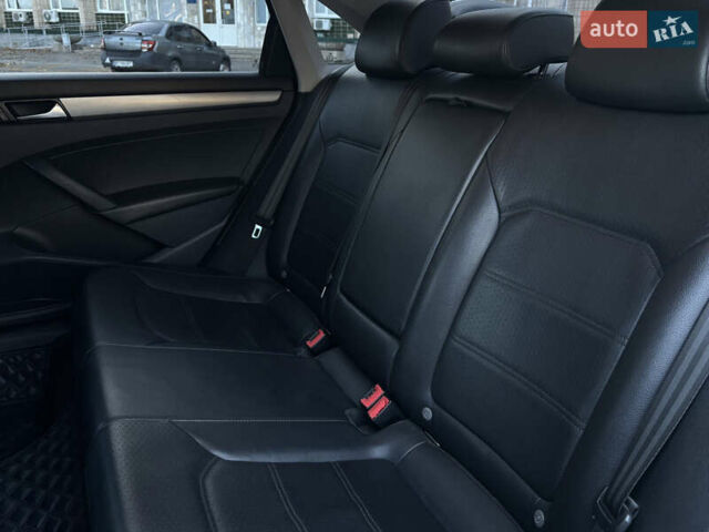 Серый Фольксваген Пассат, объемом двигателя 2.48 л и пробегом 232 тыс. км за 10199 $, фото 11 на Automoto.ua