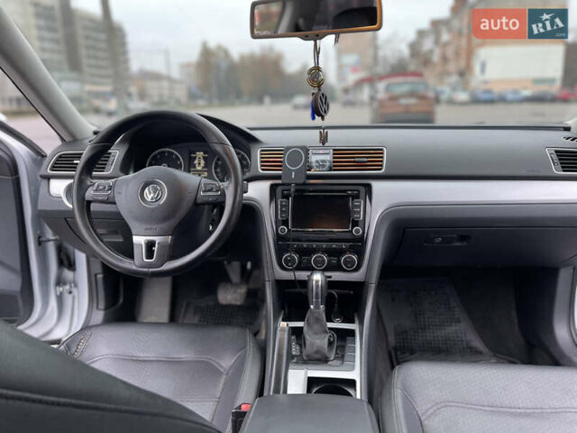 Серый Фольксваген Пассат, объемом двигателя 2.48 л и пробегом 230 тыс. км за 8900 $, фото 12 на Automoto.ua