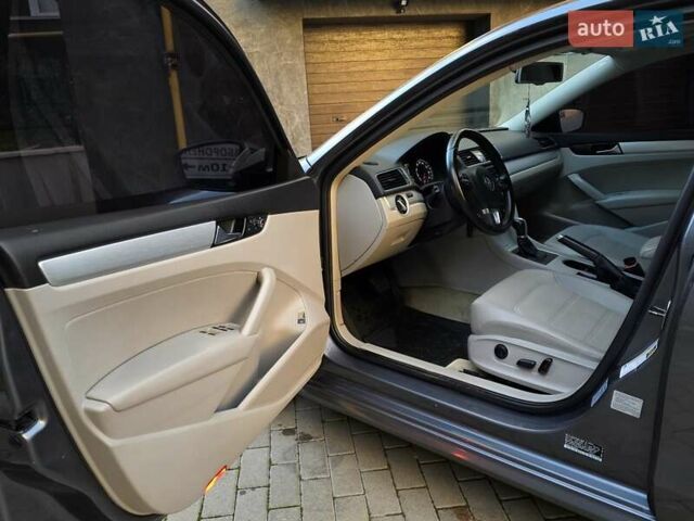 Серый Фольксваген Пассат, объемом двигателя 2.5 л и пробегом 241 тыс. км за 7450 $, фото 18 на Automoto.ua