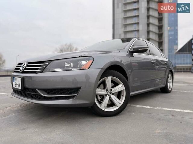 Серый Фольксваген Пассат, объемом двигателя 2.5 л и пробегом 280 тыс. км за 10300 $, фото 5 на Automoto.ua