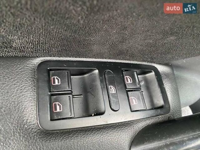 Серый Фольксваген Пассат, объемом двигателя 2.5 л и пробегом 263 тыс. км за 7390 $, фото 14 на Automoto.ua