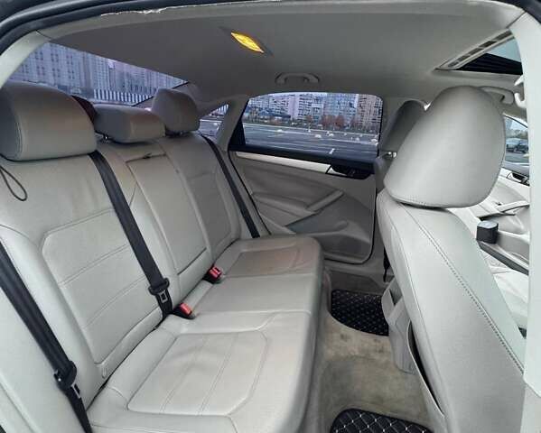 Серый Фольксваген Пассат, объемом двигателя 2.48 л и пробегом 214 тыс. км за 10200 $, фото 20 на Automoto.ua