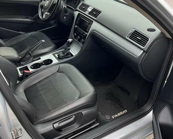 Серый Фольксваген Пассат, объемом двигателя 2.5 л и пробегом 294 тыс. км за 10200 $, фото 3 на Automoto.ua