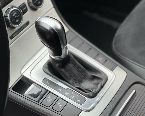 Фольксваген Пассат 2012 в Коростене на Automoto.ua Серый Фольксваген Пассат, объемом двигателя 1.8 л и пробегом 159 тыс. км за 10750 $, фото 18 на Automoto.ua