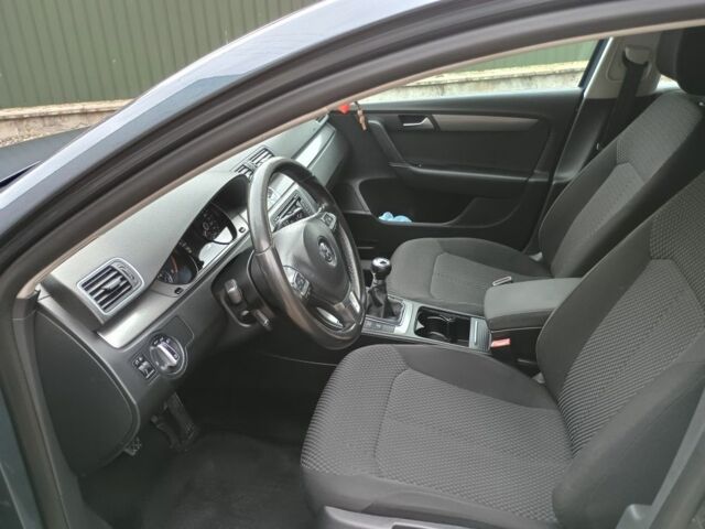 Фольксваген Пассат 2012 в Самборе на Automoto.ua Серый Фольксваген Пассат, объемом двигателя 1.6 л и пробегом 275 тыс. км за 9500 $, фото 8 на Automoto.ua