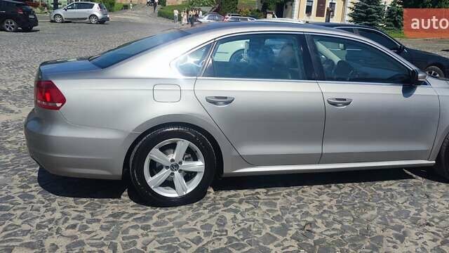 Серый Фольксваген Пассат, объемом двигателя 2.5 л и пробегом 251 тыс. км за 10999 $, фото 13 на Automoto.ua