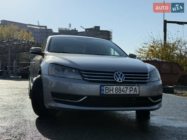 Сірий Фольксваген Пассат, об'ємом двигуна 2.48 л та пробігом 263 тис. км за 9000 $, фото 4 на Automoto.ua