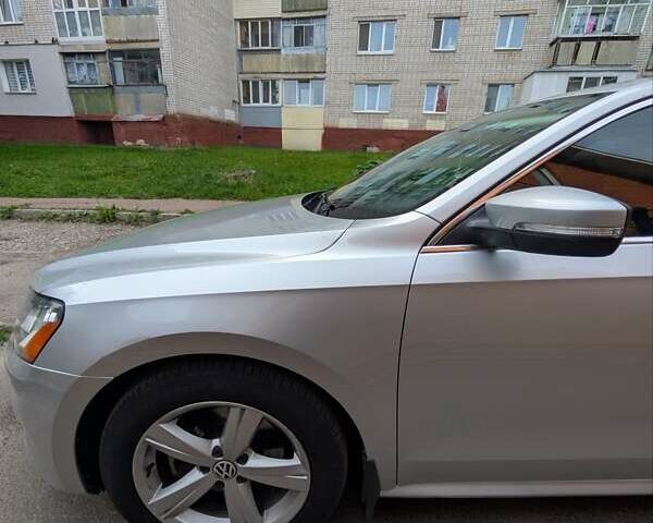Серый Фольксваген Пассат, объемом двигателя 2.5 л и пробегом 238 тыс. км за 9800 $, фото 4 на Automoto.ua