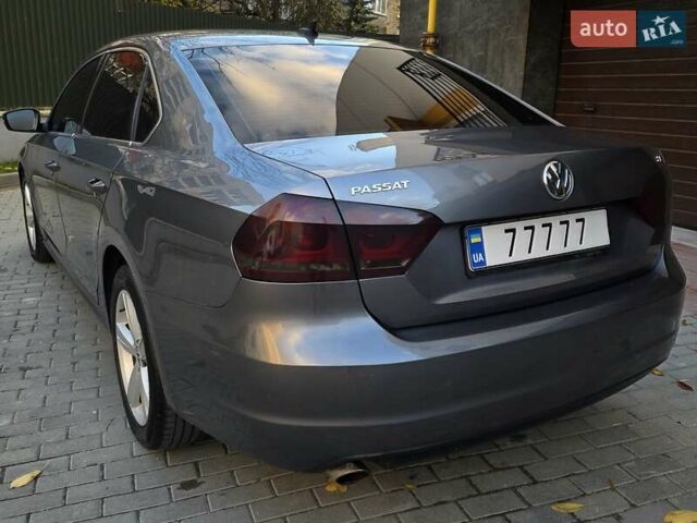 Серый Фольксваген Пассат, объемом двигателя 2.5 л и пробегом 241 тыс. км за 7450 $, фото 6 на Automoto.ua