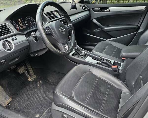 Серый Фольксваген Пассат, объемом двигателя 2.5 л и пробегом 192 тыс. км за 8700 $, фото 12 на Automoto.ua