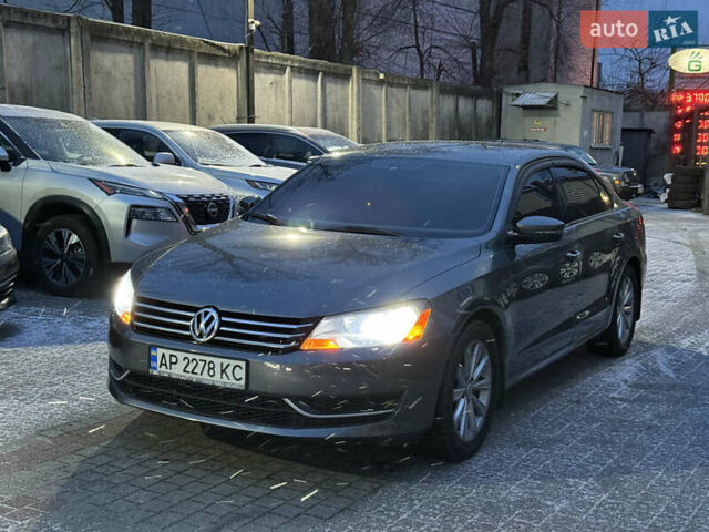 Серый Фольксваген Пассат, объемом двигателя 2.5 л и пробегом 299 тыс. км за 7999 $, фото 2 на Automoto.ua