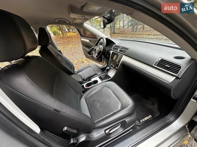 Фольксваген Пассат 2012 у Києві на Automoto.ua Сірий Фольксваген Пассат, об'ємом двигуна 2.5 л та пробігом 205 тис. км за 8299 $, фото 29 на Automoto.ua