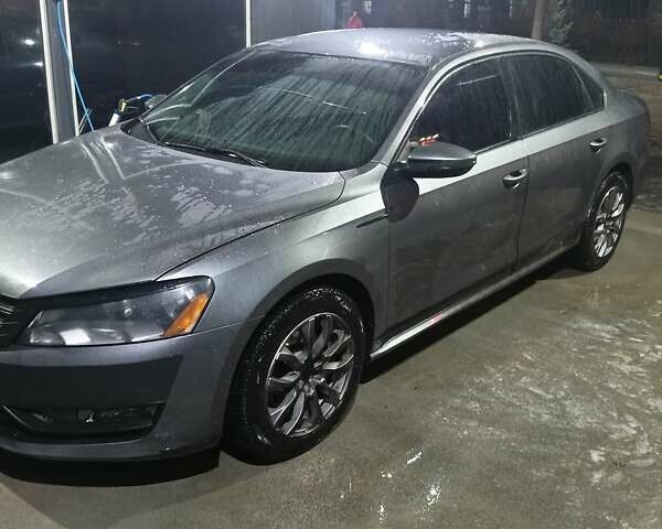 Сірий Фольксваген Пассат, об'ємом двигуна 2.48 л та пробігом 260 тис. км за 8999 $, фото 14 на Automoto.ua