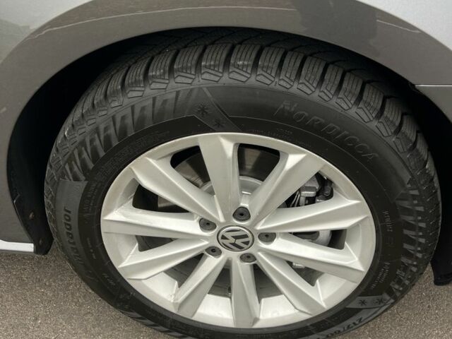 Серый Фольксваген Пассат, объемом двигателя 2.5 л и пробегом 159 тыс. км за 10800 $, фото 9 на Automoto.ua