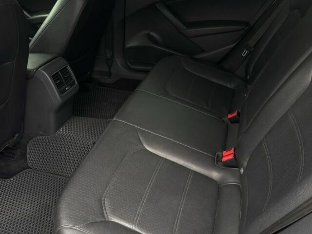 Сірий Фольксваген Пассат, об'ємом двигуна 2.5 л та пробігом 245 тис. км за 10600 $, фото 18 на Automoto.ua