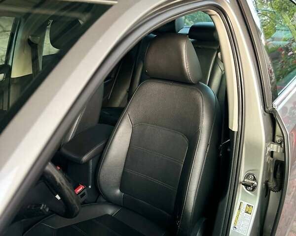 Серый Фольксваген Пассат, объемом двигателя 2.5 л и пробегом 251 тыс. км за 10999 $, фото 23 на Automoto.ua