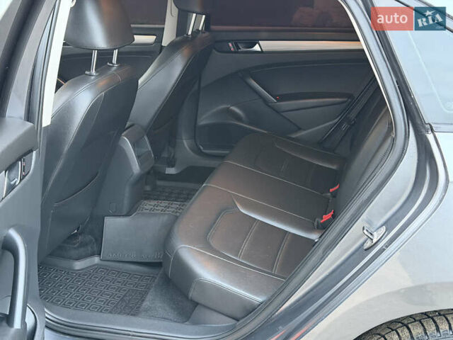 Серый Фольксваген Пассат, объемом двигателя 2.5 л и пробегом 225 тыс. км за 11000 $, фото 50 на Automoto.ua