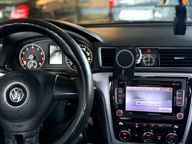 Фольксваген Пассат 2012 в Бершаде на Automoto.ua Серый Фольксваген Пассат, объемом двигателя 2.5 л и пробегом 0 тыс. км за 10500 $, фото 3 на Automoto.ua