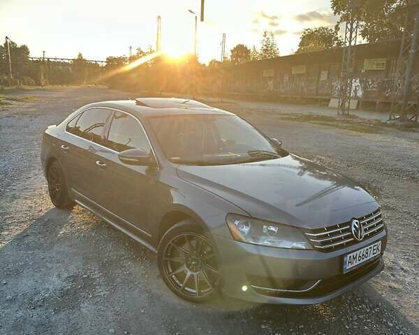 Серый Фольксваген Пассат, объемом двигателя 2.5 л и пробегом 276 тыс. км за 10500 $, фото 1 на Automoto.ua